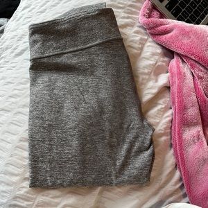 lululemon kids brand Ivivva! size 14 girls, great quality !!!